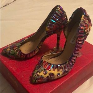 Heels/ two loose stones